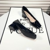 工作鞋 女款 单鞋 方头浅口粗跟 跟高4cm 黑色 尺码34-40可备注 单位 双